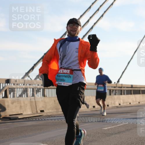 03.10.2025 - Köhlbrandbrückenlauf Yannick Fuchs http://msf.ph/oto/9176386 03.10.2025 08:25:53 Position 1 3164 meine-sportfotos.de