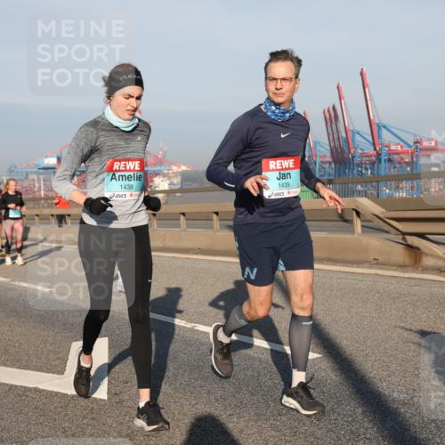 03.10.2025 - Köhlbrandbrückenlauf Yannick Fuchs http://msf.ph/oto/9176391 03.10.2025 08:46:44 Position 2 1438, 1439 meine-sportfotos.de