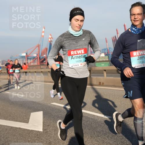 03.10.2025 - Köhlbrandbrückenlauf Yannick Fuchs http://msf.ph/oto/9176396 03.10.2025 08:46:44 Position 2 1438, 1439 meine-sportfotos.de