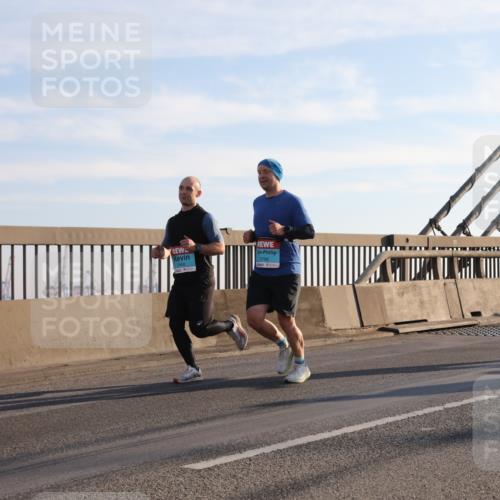 03.10.2025 - Köhlbrandbrückenlauf Yannick Fuchs http://msf.ph/oto/9176401 03.10.2025 08:25:55 Position 1 2798 meine-sportfotos.de