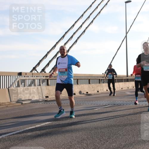 03.10.2025 - Köhlbrandbrückenlauf Yannick Fuchs http://msf.ph/oto/9176412 03.10.2025 08:25:56 Position 1 52, 1351, 1045 meine-sportfotos.de