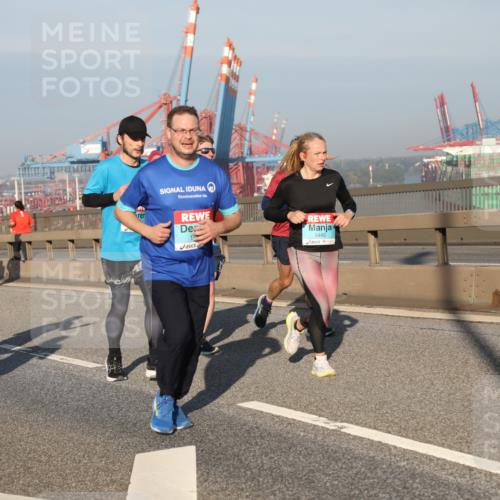 03.10.2025 - Köhlbrandbrückenlauf Yannick Fuchs http://msf.ph/oto/9176422 03.10.2025 08:46:47 Position 2 3445 meine-sportfotos.de