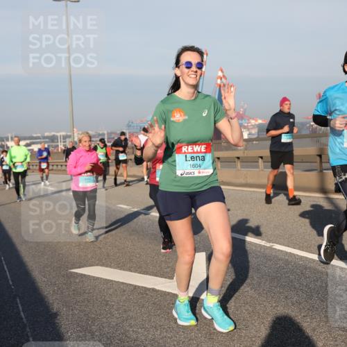 03.10.2025 - Köhlbrandbrückenlauf Yannick Fuchs http://msf.ph/oto/9176441 03.10.2025 08:46:48 Position 2 1604, 3394 meine-sportfotos.de