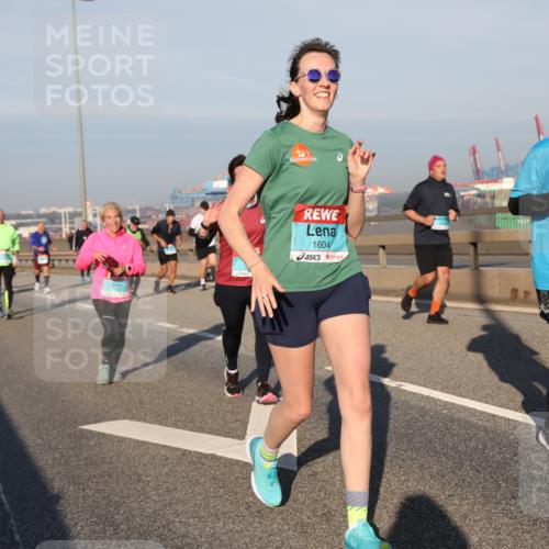 03.10.2025 - Köhlbrandbrückenlauf Yannick Fuchs http://msf.ph/oto/9176444 03.10.2025 08:46:49 Position 2 1604, 3394 meine-sportfotos.de
