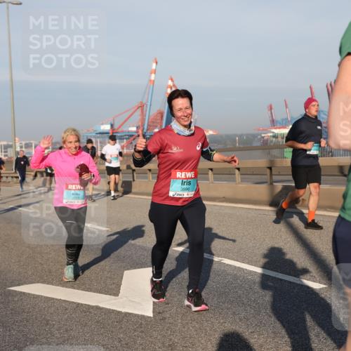 03.10.2025 - Köhlbrandbrückenlauf Yannick Fuchs http://msf.ph/oto/9176452 03.10.2025 08:46:49 Position 2 103, 3596, 3735 meine-sportfotos.de
