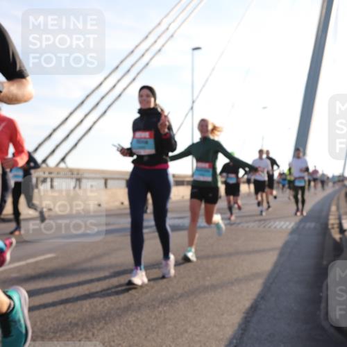 03.10.2025 - Köhlbrandbrückenlauf Yannick Fuchs http://msf.ph/oto/9176456 03.10.2025 08:25:58 Position 1 1045 meine-sportfotos.de