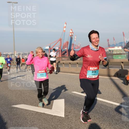 03.10.2025 - Köhlbrandbrückenlauf Yannick Fuchs http://msf.ph/oto/9176457 03.10.2025 08:46:49 Position 2 3735, 3596 meine-sportfotos.de
