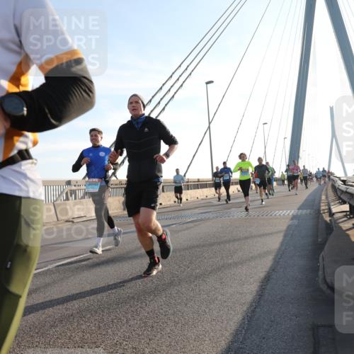 03.10.2025 - Köhlbrandbrückenlauf Yannick Fuchs http://msf.ph/oto/9176505 03.10.2025 08:26:02 Position 1 3344 meine-sportfotos.de