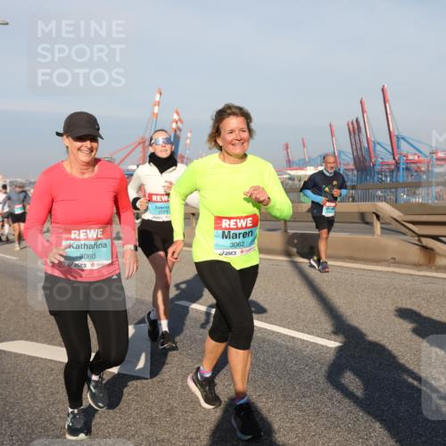 03.10.2025 - Köhlbrandbrückenlauf Yannick Fuchs http://msf.ph/oto/9176554 03.10.2025 08:46:57 Position 2 3060, 3723, 3062 meine-sportfotos.de