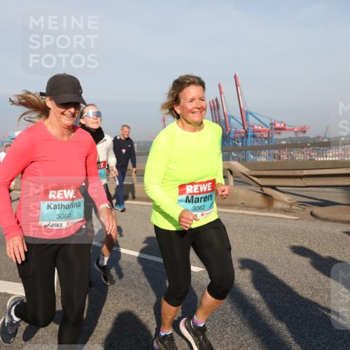 03.10.2025 - Köhlbrandbrückenlauf Yannick Fuchs http://msf.ph/oto/9176560 03.10.2025 08:46:58 Position 2 3060, 3062 meine-sportfotos.de
