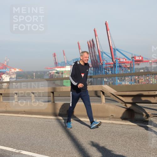 03.10.2025 - Köhlbrandbrückenlauf Yannick Fuchs http://msf.ph/oto/9176572 03.10.2025 08:46:59 Position 2 1296 meine-sportfotos.de