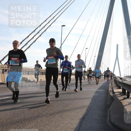 03.10.2025 - Köhlbrandbrückenlauf Yannick Fuchs http://msf.ph/oto/9176585 03.10.2025 08:26:09 Position 1 3156, 1245 meine-sportfotos.de