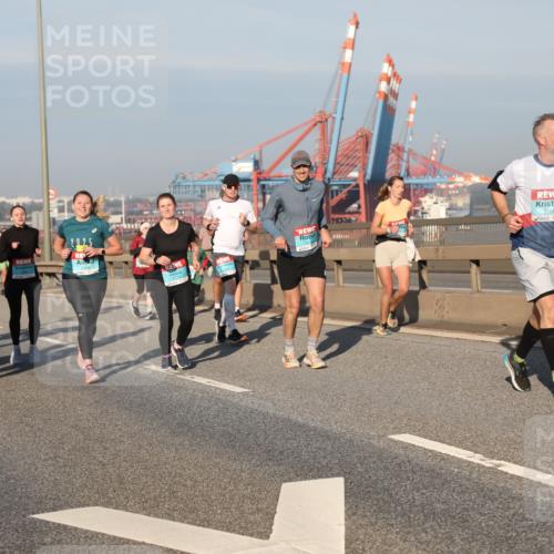03.10.2025 - Köhlbrandbrückenlauf Yannick Fuchs http://msf.ph/oto/9176590 03.10.2025 08:47:00 Position 2 202, 5, 3166 meine-sportfotos.de