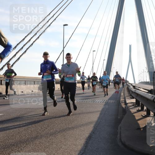 03.10.2025 - Köhlbrandbrückenlauf Yannick Fuchs http://msf.ph/oto/9176594 03.10.2025 08:26:10 Position 1 1245 meine-sportfotos.de