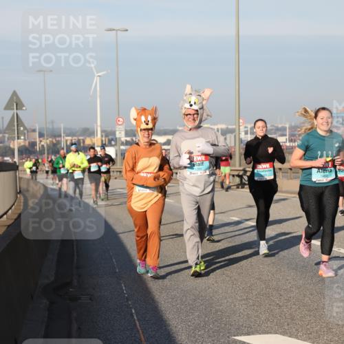 03.10.2025 - Köhlbrandbrückenlauf Yannick Fuchs http://msf.ph/oto/9176607 03.10.2025 08:47:02 Position 2 1289, 204, 2025, 1460, 3724 meine-sportfotos.de