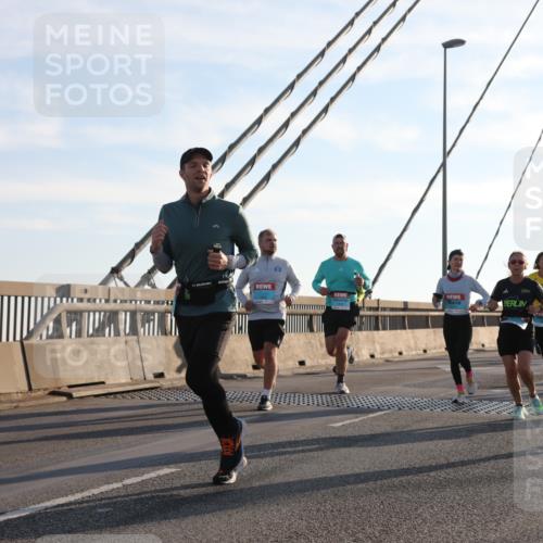 03.10.2025 - Köhlbrandbrückenlauf Yannick Fuchs http://msf.ph/oto/9176626 03.10.2025 08:26:12 Position 1  meine-sportfotos.de