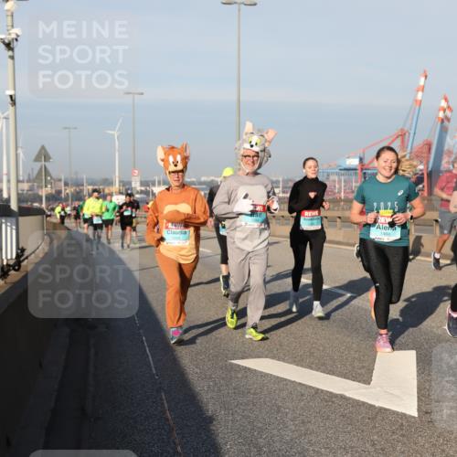 03.10.2025 - Köhlbrandbrückenlauf Yannick Fuchs http://msf.ph/oto/9176628 03.10.2025 08:47:03 Position 2 1288, 2025, 1460, 3724 meine-sportfotos.de