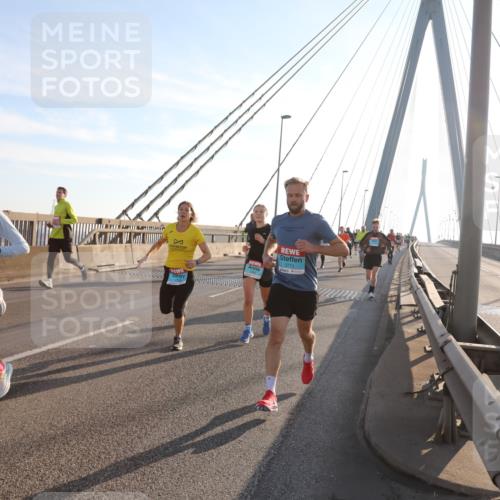 03.10.2025 - Köhlbrandbrückenlauf Yannick Fuchs http://msf.ph/oto/9176663 03.10.2025 08:26:14 Position 1 1092, 3710, 1227 meine-sportfotos.de