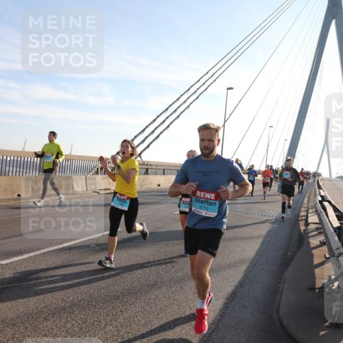 03.10.2025 - Köhlbrandbrückenlauf Yannick Fuchs http://msf.ph/oto/9176672 03.10.2025 08:26:15 Position 1 3710 meine-sportfotos.de