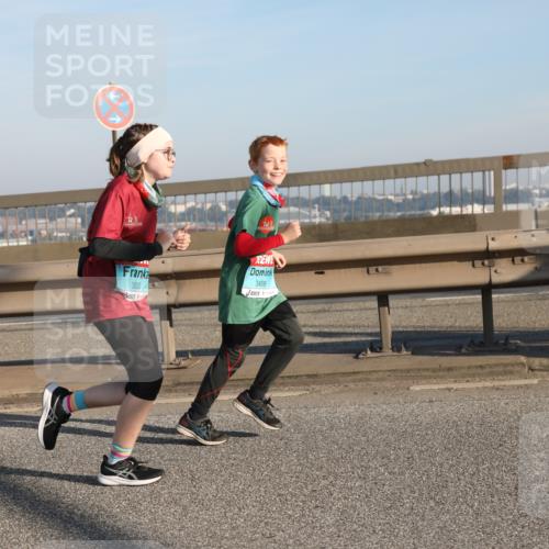 03.10.2025 - Köhlbrandbrückenlauf Yannick Fuchs http://msf.ph/oto/9176703 03.10.2025 08:47:09 Position 2 3499, 3500 meine-sportfotos.de