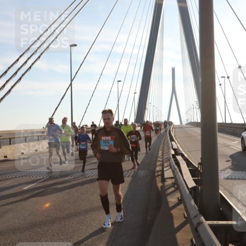 03.10.2025 - Köhlbrandbrückenlauf Yannick Fuchs http://msf.ph/oto/9176705 03.10.2025 08:26:16 Position 1 1623, 0, 26, 16, 193 meine-sportfotos.de