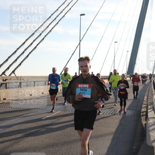 03.10.2025 - Köhlbrandbrückenlauf Yannick Fuchs http://msf.ph/oto/9176714 03.10.2025 08:26:17 Position 1 3708, 1623 meine-sportfotos.de