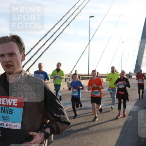 03.10.2025 - Köhlbrandbrückenlauf Yannick Fuchs http://msf.ph/oto/9176729 03.10.2025 08:26:17 Position 1 1623, 72010 meine-sportfotos.de