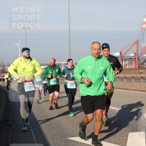 03.10.2025 - Köhlbrandbrückenlauf Yannick Fuchs http://msf.ph/oto/9176740 03.10.2025 08:47:12 Position 2 3748, 1169 meine-sportfotos.de