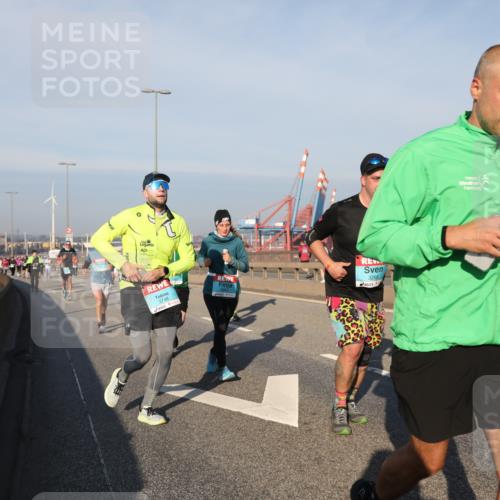 03.10.2025 - Köhlbrandbrückenlauf Yannick Fuchs http://msf.ph/oto/9176753 03.10.2025 08:47:13 Position 2 3748, 3268 meine-sportfotos.de