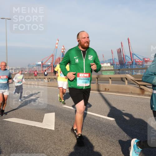 03.10.2025 - Köhlbrandbrückenlauf Yannick Fuchs http://msf.ph/oto/9176772 03.10.2025 08:47:15 Position 2 14, 1530, 2953 meine-sportfotos.de