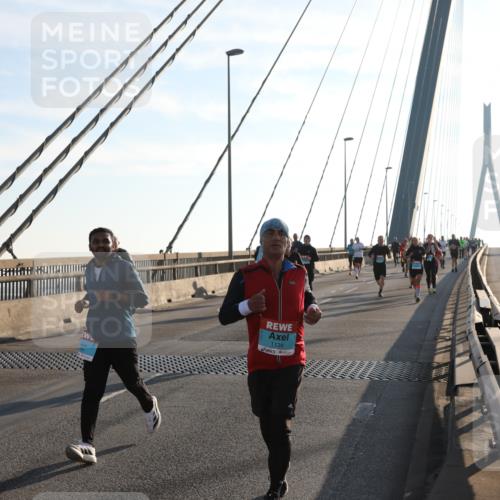 03.10.2025 - Köhlbrandbrückenlauf Yannick Fuchs http://msf.ph/oto/9176780 03.10.2025 08:26:20 Position 1 1134, 6, 20 meine-sportfotos.de