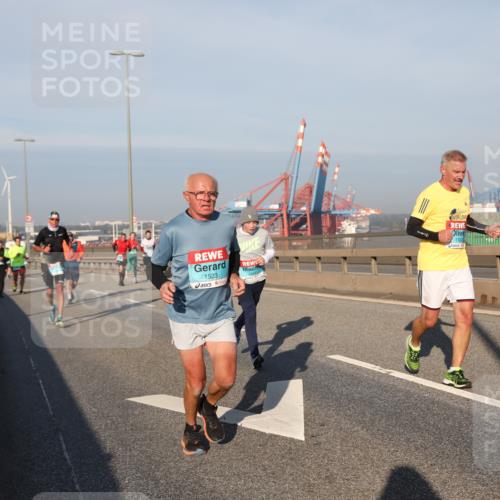 03.10.2025 - Köhlbrandbrückenlauf Yannick Fuchs http://msf.ph/oto/9176785 03.10.2025 08:47:16 Position 2 1523 meine-sportfotos.de