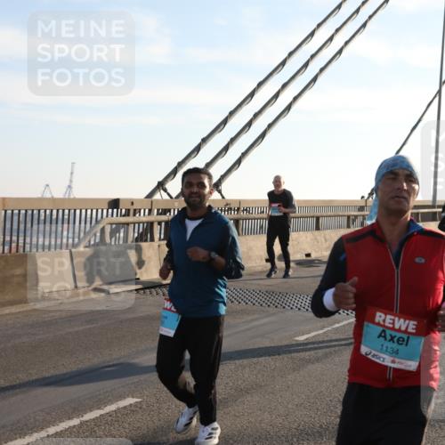 03.10.2025 - Köhlbrandbrückenlauf Yannick Fuchs http://msf.ph/oto/9176786 03.10.2025 08:26:21 Position 1 1134 meine-sportfotos.de