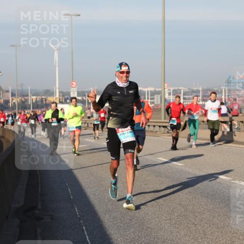 03.10.2025 - Köhlbrandbrückenlauf Yannick Fuchs http://msf.ph/oto/9176793 03.10.2025 08:47:18 Position 2 2256 meine-sportfotos.de