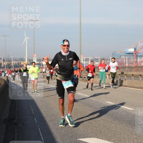 03.10.2025 - Köhlbrandbrückenlauf Yannick Fuchs http://msf.ph/oto/9176805 03.10.2025 08:47:18 Position 2 2256 meine-sportfotos.de