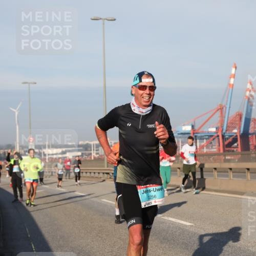 03.10.2025 - Köhlbrandbrückenlauf Yannick Fuchs http://msf.ph/oto/9176821 03.10.2025 08:47:19 Position 2 2256 meine-sportfotos.de