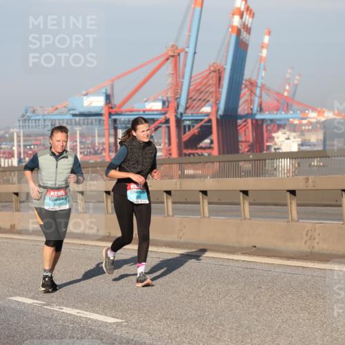 03.10.2025 - Köhlbrandbrückenlauf Yannick Fuchs http://msf.ph/oto/9176864 03.10.2025 08:47:26 Position 2 2687 meine-sportfotos.de
