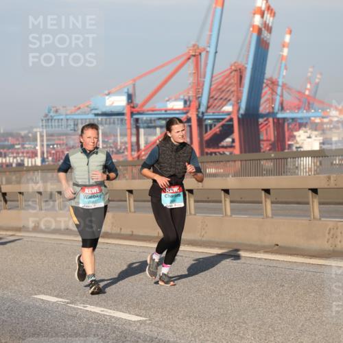 03.10.2025 - Köhlbrandbrückenlauf Yannick Fuchs http://msf.ph/oto/9176867 03.10.2025 08:47:26 Position 2 2687 meine-sportfotos.de