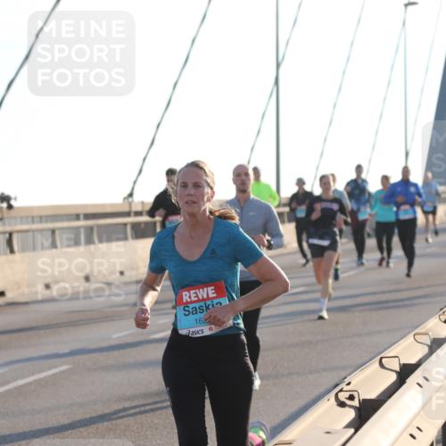 03.10.2025 - Köhlbrandbrückenlauf Yannick Fuchs http://msf.ph/oto/9176873 03.10.2025 08:26:39 Position 1 16 meine-sportfotos.de