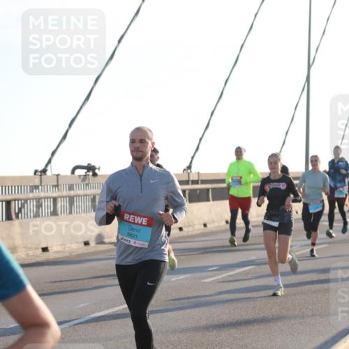 03.10.2025 - Köhlbrandbrückenlauf Yannick Fuchs http://msf.ph/oto/9176886 03.10.2025 08:26:40 Position 1 3821 meine-sportfotos.de