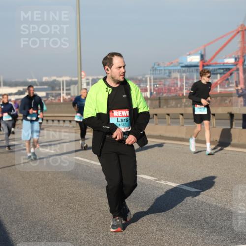 03.10.2025 - Köhlbrandbrückenlauf Yannick Fuchs http://msf.ph/oto/9176949 03.10.2025 08:47:38 Position 2 1537 meine-sportfotos.de
