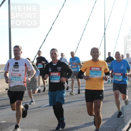 03.10.2025 - Köhlbrandbrückenlauf Yannick Fuchs http://msf.ph/oto/9177003 03.10.2025 08:27:01 Position 1 3236, 2761, 1428 meine-sportfotos.de