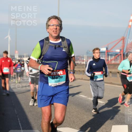 03.10.2025 - Köhlbrandbrückenlauf Yannick Fuchs http://msf.ph/oto/9177013 03.10.2025 08:47:44 Position 2 3691 meine-sportfotos.de