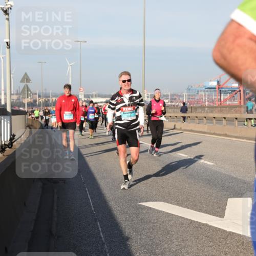 03.10.2025 - Köhlbrandbrückenlauf Yannick Fuchs http://msf.ph/oto/9177017 03.10.2025 08:47:45 Position 2 3540 meine-sportfotos.de