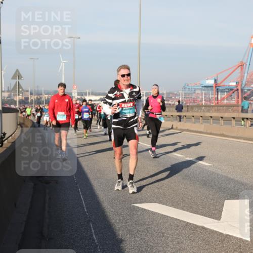03.10.2025 - Köhlbrandbrückenlauf Yannick Fuchs http://msf.ph/oto/9177020 03.10.2025 08:47:45 Position 2  meine-sportfotos.de