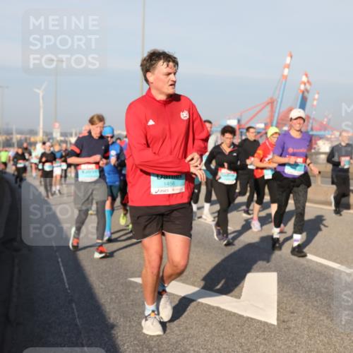 03.10.2025 - Köhlbrandbrückenlauf Yannick Fuchs http://msf.ph/oto/9177055 03.10.2025 08:47:50 Position 2 1456 meine-sportfotos.de