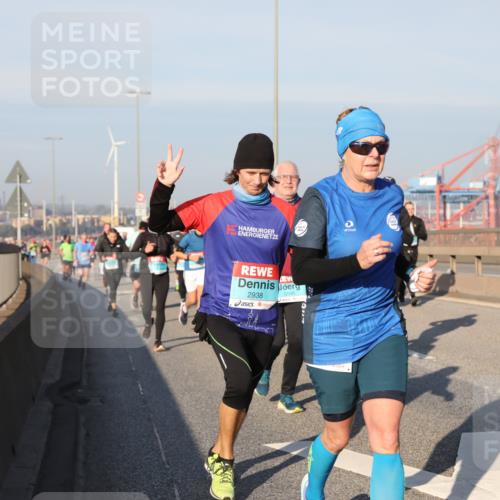 03.10.2025 - Köhlbrandbrückenlauf Yannick Fuchs http://msf.ph/oto/9177069 03.10.2025 08:47:52 Position 2 0, 2938, 3595 meine-sportfotos.de