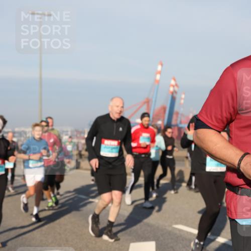 03.10.2025 - Köhlbrandbrückenlauf Yannick Fuchs http://msf.ph/oto/9177087 03.10.2025 08:47:54 Position 2 3595 meine-sportfotos.de