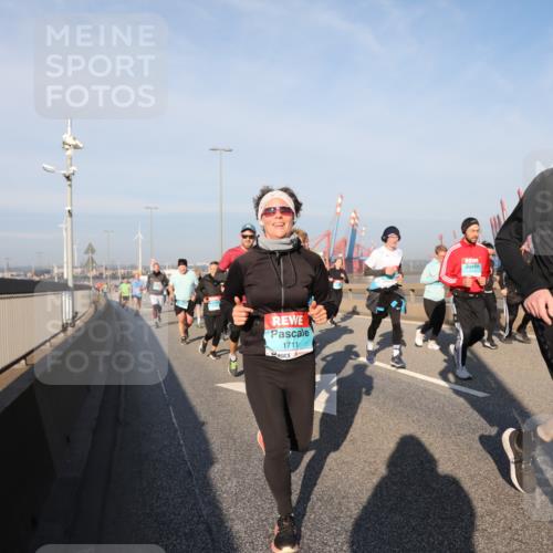 03.10.2025 - Köhlbrandbrückenlauf Yannick Fuchs http://msf.ph/oto/9177100 03.10.2025 08:47:56 Position 2 1711, 1848 meine-sportfotos.de