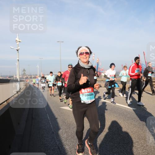 03.10.2025 - Köhlbrandbrückenlauf Yannick Fuchs http://msf.ph/oto/9177103 03.10.2025 08:47:56 Position 2 1711, 1848 meine-sportfotos.de